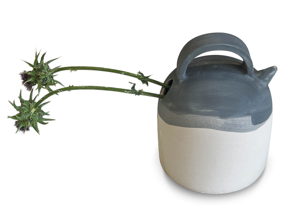 Botijo artesanal de barro